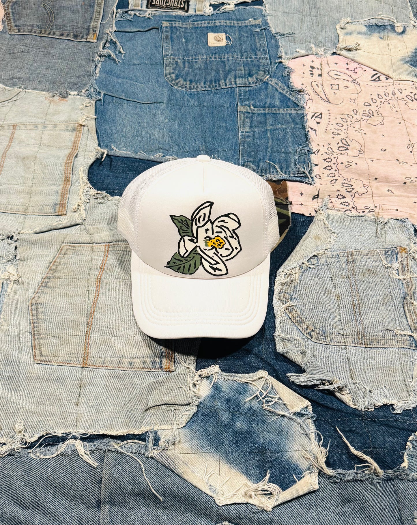 MAGNOLIA TRUCKER HAT | COTTON